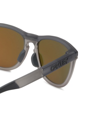 Detail View - Click To Enlarge - OAKLEY - Frogskins Range Round Sunglasses