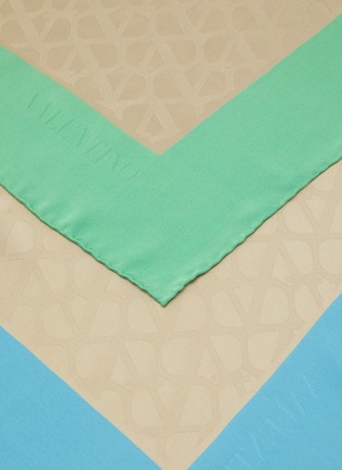 Detail View - Click To Enlarge - VALENTINO GARAVANI - Toile Iconographe Silk Scarf