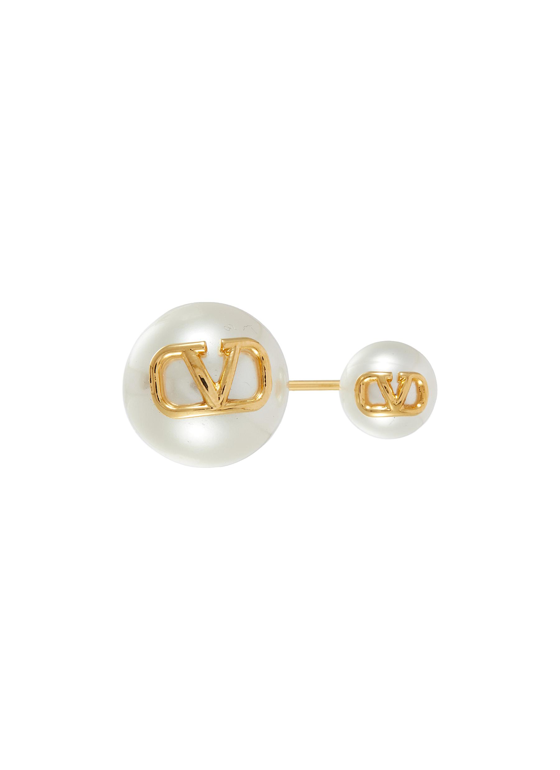 VLOGO SIGNATURE PEARL METAL BROOCH