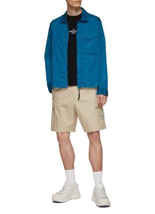Figure View - Click To Enlarge - STONE ISLAND - Logo Badge Cotton Cargo Shorts