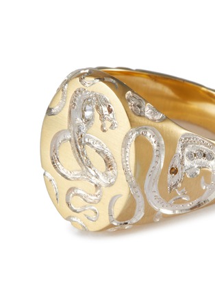 Detail View - Click To Enlarge - CASTRO SMITH - Cobra 18K Yellow Gold Diamond Signet Ring — US 8