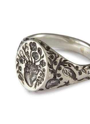 Detail View - Click To Enlarge - CASTRO SMITH - Mini Anatomical Heart Sterling Silver Signet Ring — US 6