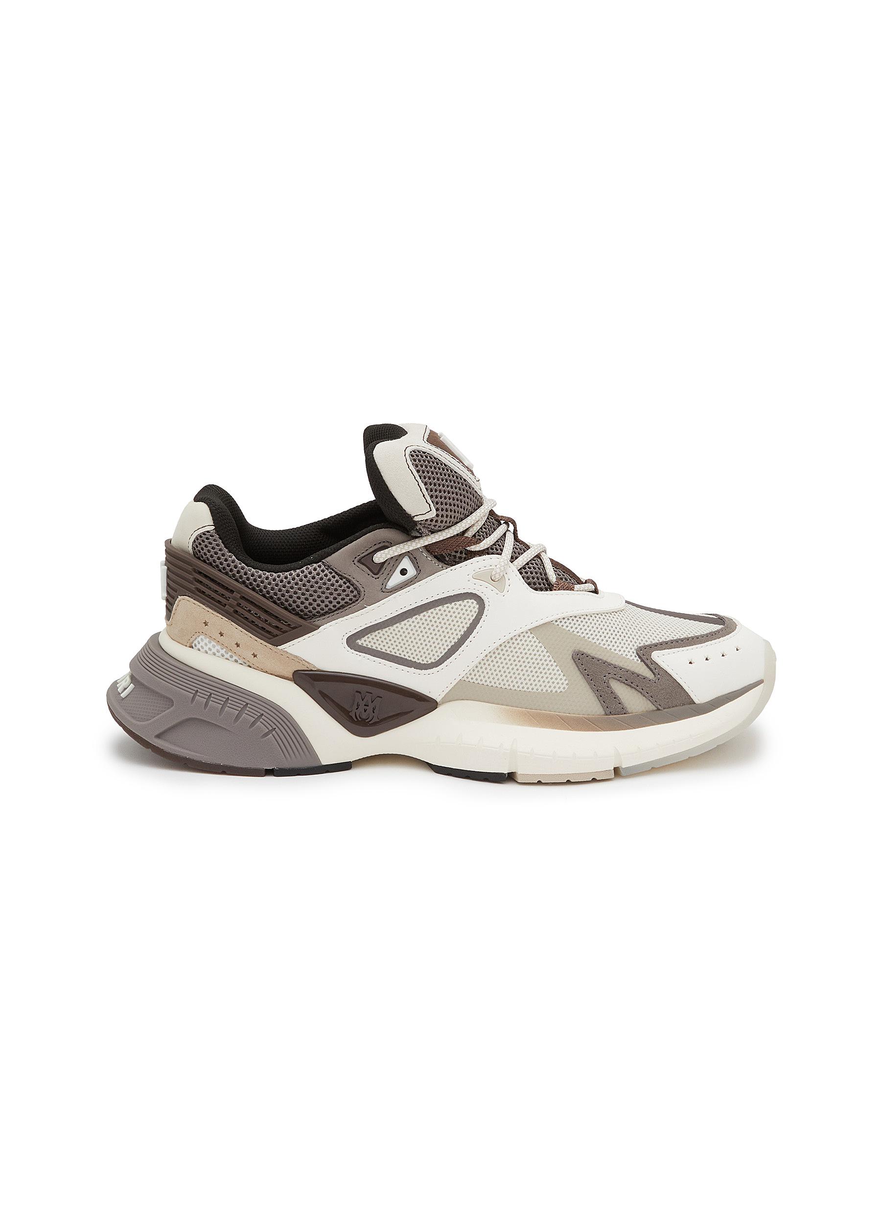 LC-221248990-null