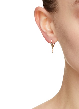 Figure View - Click To Enlarge - MÉTIER BY TOMFOOLERY - Mini Az 9K Gold Opal Sapphire Honey Hooks Earring