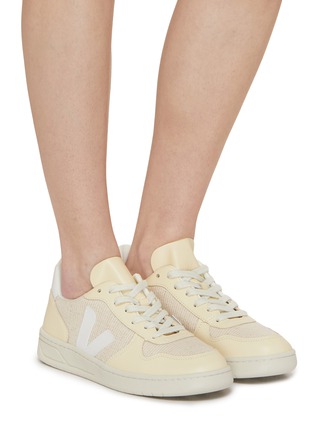 Figure View - Click To Enlarge - VEJA - V-10 Low Top Lace-up Sneakers