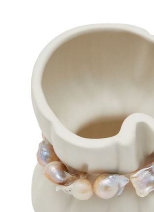 Detail View - Click To Enlarge - COMPLETEDWORKS - Medium Ceramic Baroque Pearl Vessel — Matte White