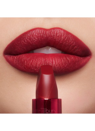 Detail View - Click To Enlarge - CHARLOTTE TILBURY - Charlotte's Hollywood Beauty Icon Matte Revolution Lipstick — Cinematic Red