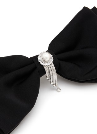 Detail View - Click To Enlarge - VENNA - Crystal Pavé Faux Pearl Hair Bow