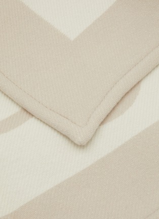 Detail View - Click To Enlarge - FRETTE - Chains Throw — Beige/Milk
