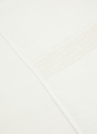 Detail View - Click To Enlarge - FRETTE - Maze Lace Bath Sheet — Milk