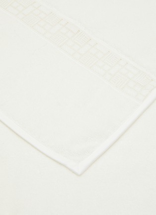 Detail View - Click To Enlarge - FRETTE - Maze Lace Hand Towel — Milk