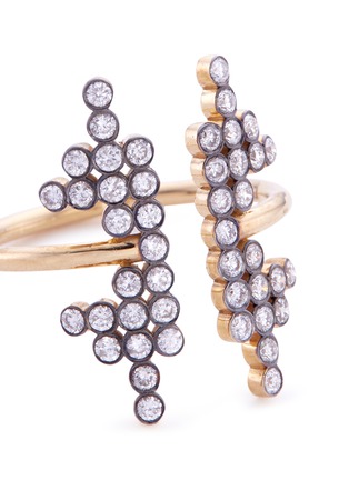 Detail View - Click To Enlarge - YANNIS SERGAKIS ADORNMENTS - Charnières' diamond 18k gold geometric ring