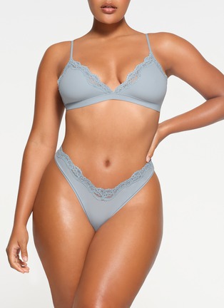 Detail View - Click To Enlarge - SKIMS - Fits Everybody Lace Triangle Bralette