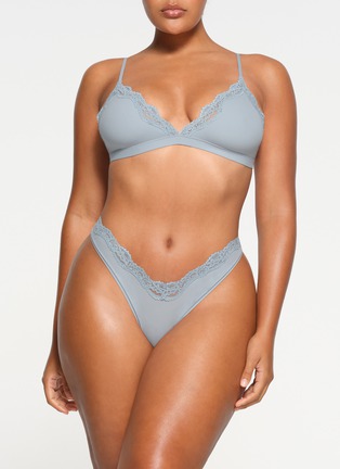 Detail View - Click To Enlarge - SKIMS - Fits Everybody Lace Dipped Thong