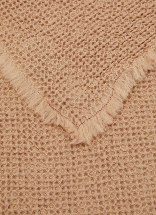 Detail View - Click To Enlarge - SOCIETY LIMONTA - Nid Wool Throw — Rosa Tea