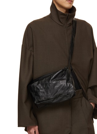 Figure View - Click To Enlarge - DISCORD YOHJI YAMAMOTO - Small Cow Leather Drum Dyed Leather Puff Crossbody Bag
