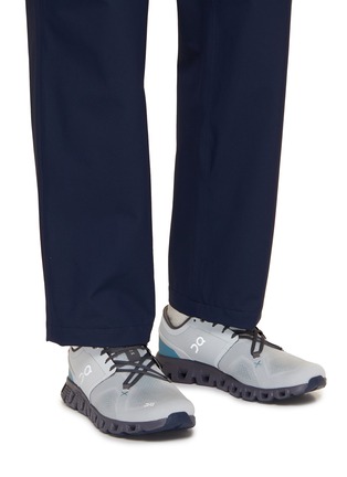 Figure View - Click To Enlarge - ON - Cloud X 3 Low Top Lace Up Sneakers