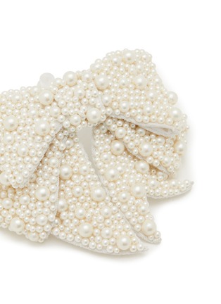 Detail View - Click To Enlarge - JENNIFER BEHR - Bianca Artificial Pearl Bow Barrette