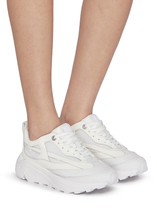 Figure View - Click To Enlarge - OAO - The Curve 1 Low Top Sneakers