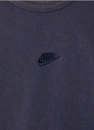  - NIKE - The Nike Sportwear Premium Essentails T-Shirt