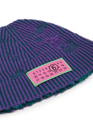 Detail View - Click To Enlarge - MM6 MAISON MARGIELA - Numeric Logo Patch Beanie