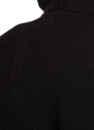  - THE ROW - Stepny Turtleneck Top