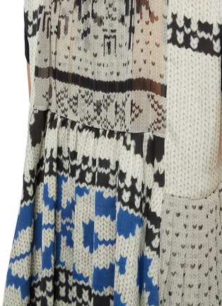  - SACAI - Nordic Print Pleated Back T-Shirt