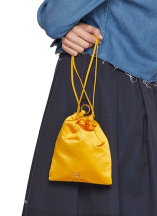 【MIUMIU】Mini Duchesse CrystalEmbellished Pouch（関税込み） Miu Miu Mini Duchesse Crystal-Embellished Pouch in White | Lyst
