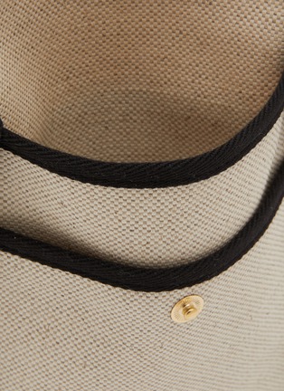 Detail View - Click To Enlarge - L/UNIFORM - The Neck Pouch N°157