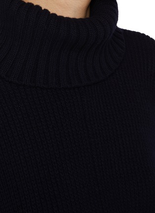  - CHLOÉ - Short Turtleneck Wool Knit Cape Jacket