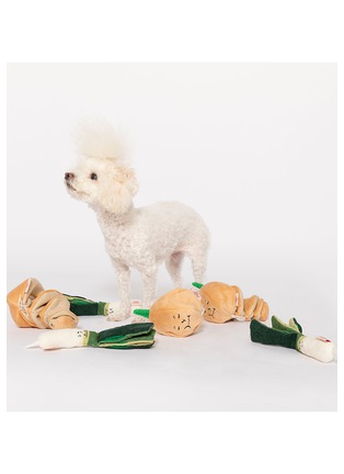  - THE FURRYFOLKS - Green Onion Nosework Toy