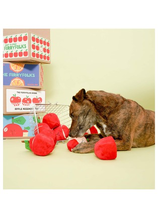  - THE FURRYFOLKS - Apple Nosework Toy