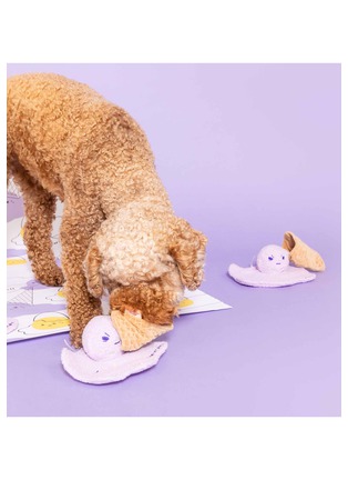  - THE FURRYFOLKS - I-Scream Nosework Toy