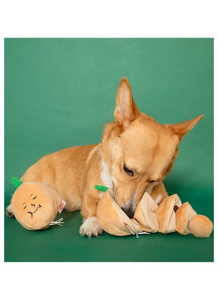 Back View - Click To Enlarge - THE FURRYFOLKS - Yellow Onion Nosework Toy