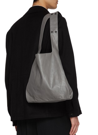 Back View - Click To Enlarge - DISCORD YOHJI YAMAMOTO - Small Leather Drum Dyed Leather Reversible Tote Bag