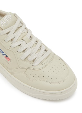 Detail View - Click To Enlarge - AUTRY - Medalist Low Top Leather Men's Sneakers