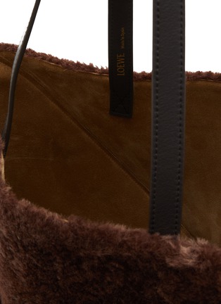 Detail View - Click To Enlarge - LOEWE - Large Puzzle Fold Shearling Tote Bag