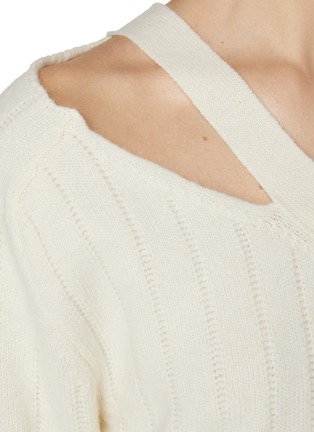  - RECTO - V-Neck Ribbed Knit Sweater