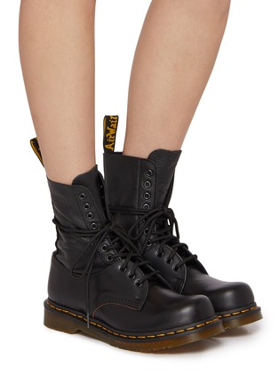 x Dr Martens 1490 Boots