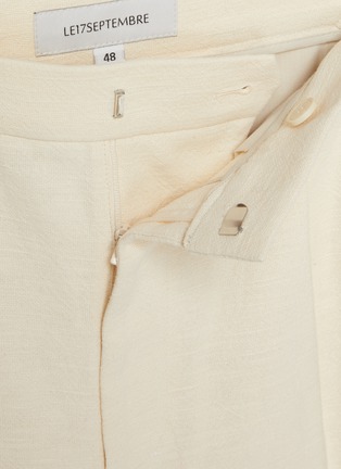  - LE17SEPTEMBRE - Side Buckle Pleated Cotton Linen Shorts