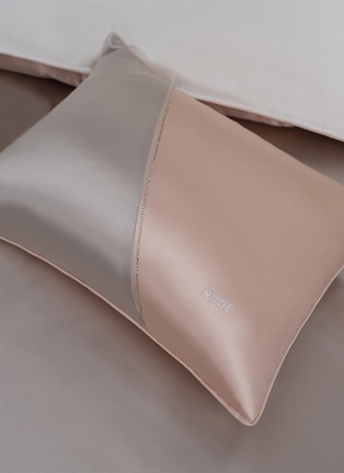 Detail View - Click To Enlarge - SILKY MIRACLE - The One King Size Silk Bed Set — Galaxy Grey/Nude