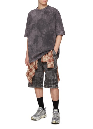 Figure View - Click To Enlarge - JUUN.J - Washed Denim Carpenter Shorts