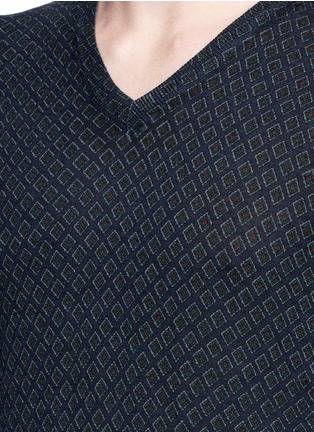 Detail View - Click To Enlarge - ALTEA - Diamond print V-neck virgin wool sweater
