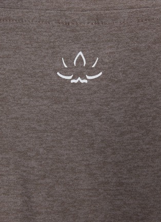  - BEYOND YOGA - Featherweight on the Down Low T-Shirt