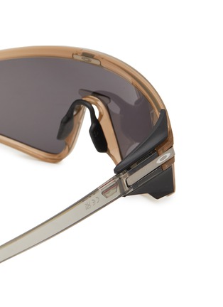 Detail View - Click To Enlarge - OAKLEY - Single Lens Latch™ Panel Rectangle Unisex Sunglasses