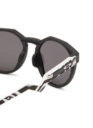 Detail View - Click To Enlarge - OAKLEY - HSTN Irregular Unisex Sunglasses