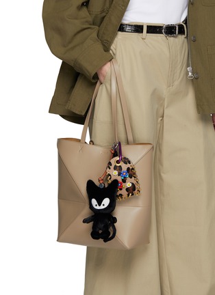  - BAZ & FRIENDS - Rox Plush Charm Tote Bag