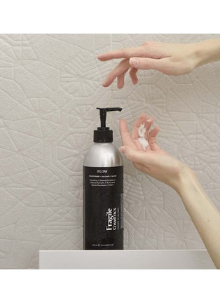 Detail View - Click To Enlarge - FRAGILE COSMETICS - Flow Nourishing & Glossing Conditioner 450ml