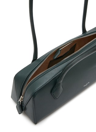 Detail View - Click To Enlarge - ALAÏA - Medium Le Teckel Leather Shoulder Bag
