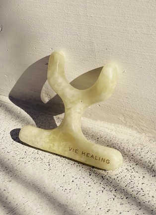 Detail View - Click To Enlarge - VIE HEALING - Jade U-Shaped Gua Sha